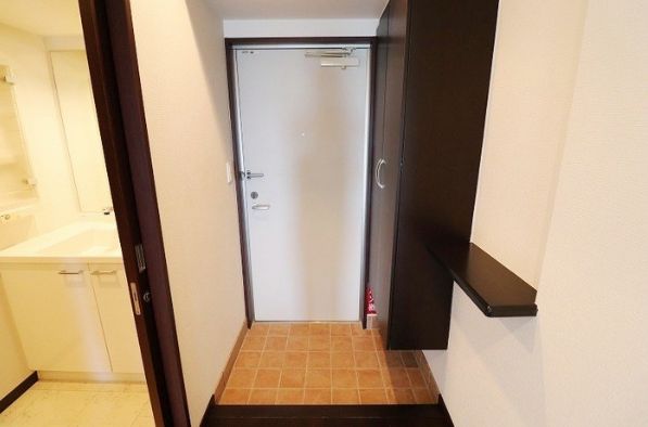 玄関　別号室の写真の為、イメージとなります。