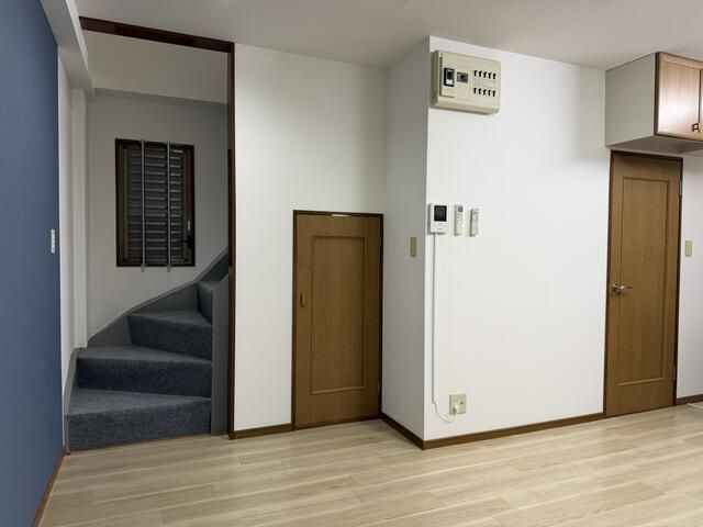 居室・リビング　こちらの居間で趣味の時間をお楽しみください