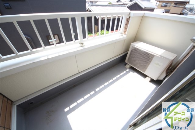 バルコニー　外からの目が気にならないバルコニーで洗濯物が干せます