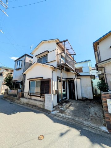 建物外観　道路に面していて車の出し入れもしやすいです