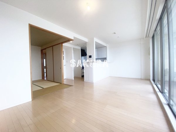 居室・リビング　使いやすい形の為、レイアウトを楽しめます♪