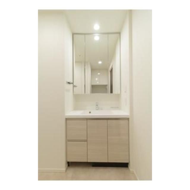 洗面設備　※写真は同タイプ住戸です。