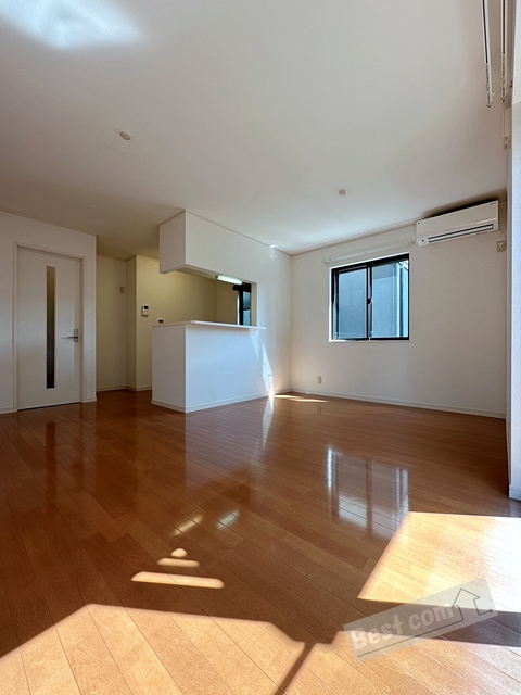 居室・リビング　エアコン２台付き♪