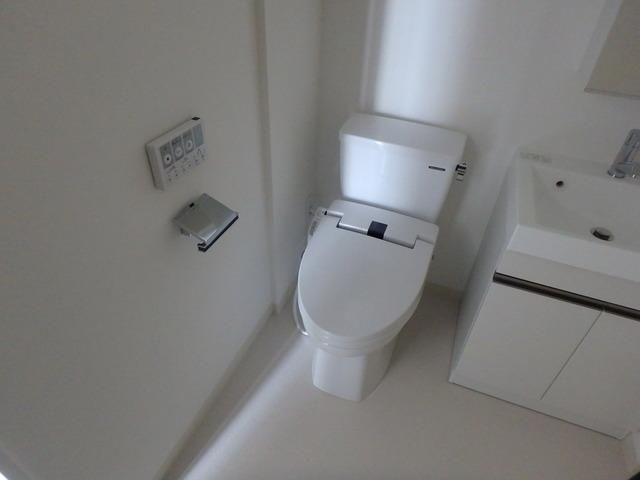 トイレ　トイレ