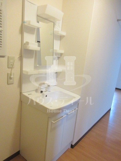 洗面設備　脱衣スペースもあります