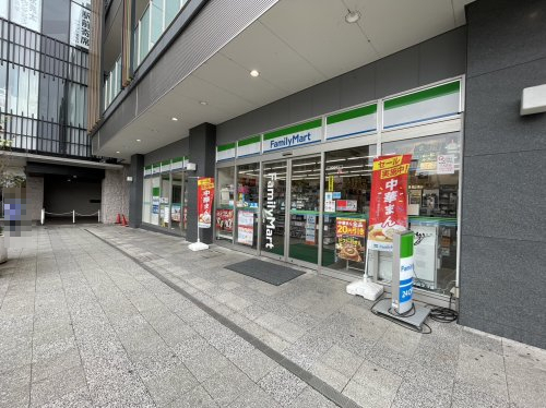 コンビニ　ファミリーマート 成田駅前店（コンビニ）まで420m
