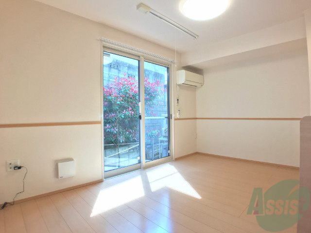 居室・リビング　キッチン側からＬＤＫを撮影。イメージを掴んでくださいね。