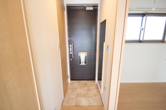 玄関　※別部屋の写真です