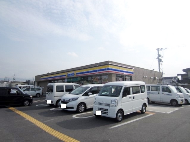 コンビニ　ミニストップ岸和田包近町店（コンビニ）まで268m