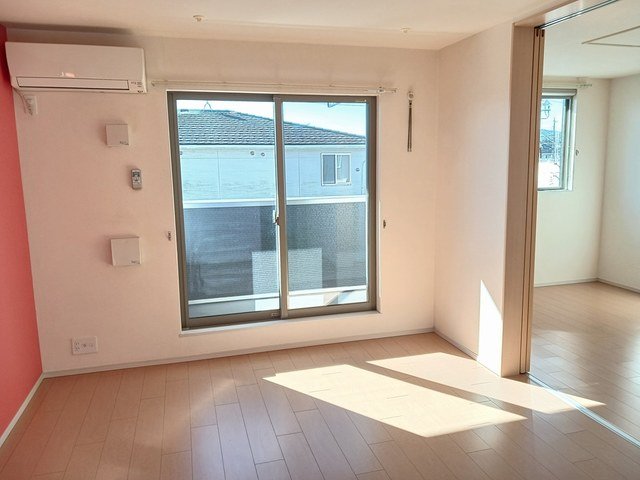 居室・リビング　ゆったり過ごせる居間です