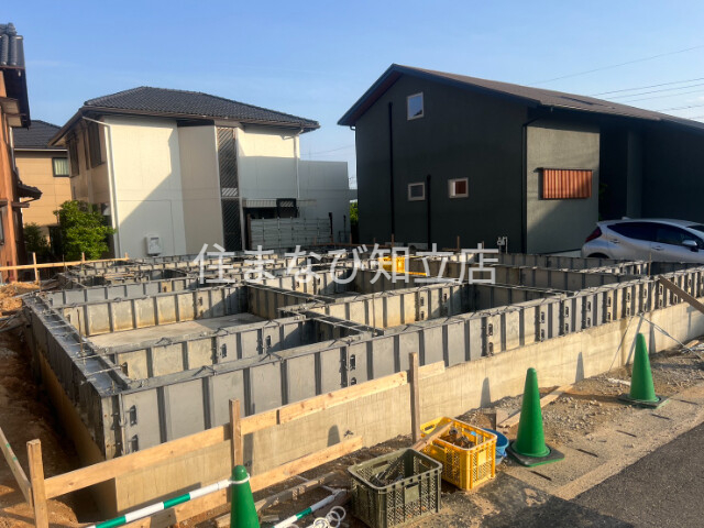 建物外観　建築中