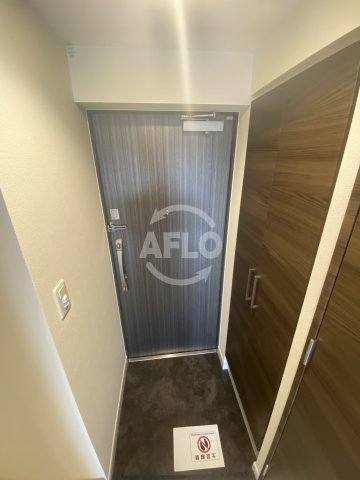 玄関　ソルテラスNAMBAフロント　玄関