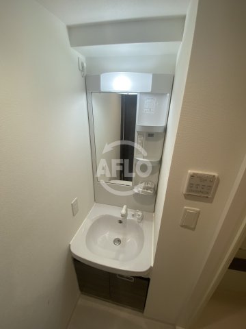 洗面設備　ソルテラスNAMBAフロント　独立洗面台