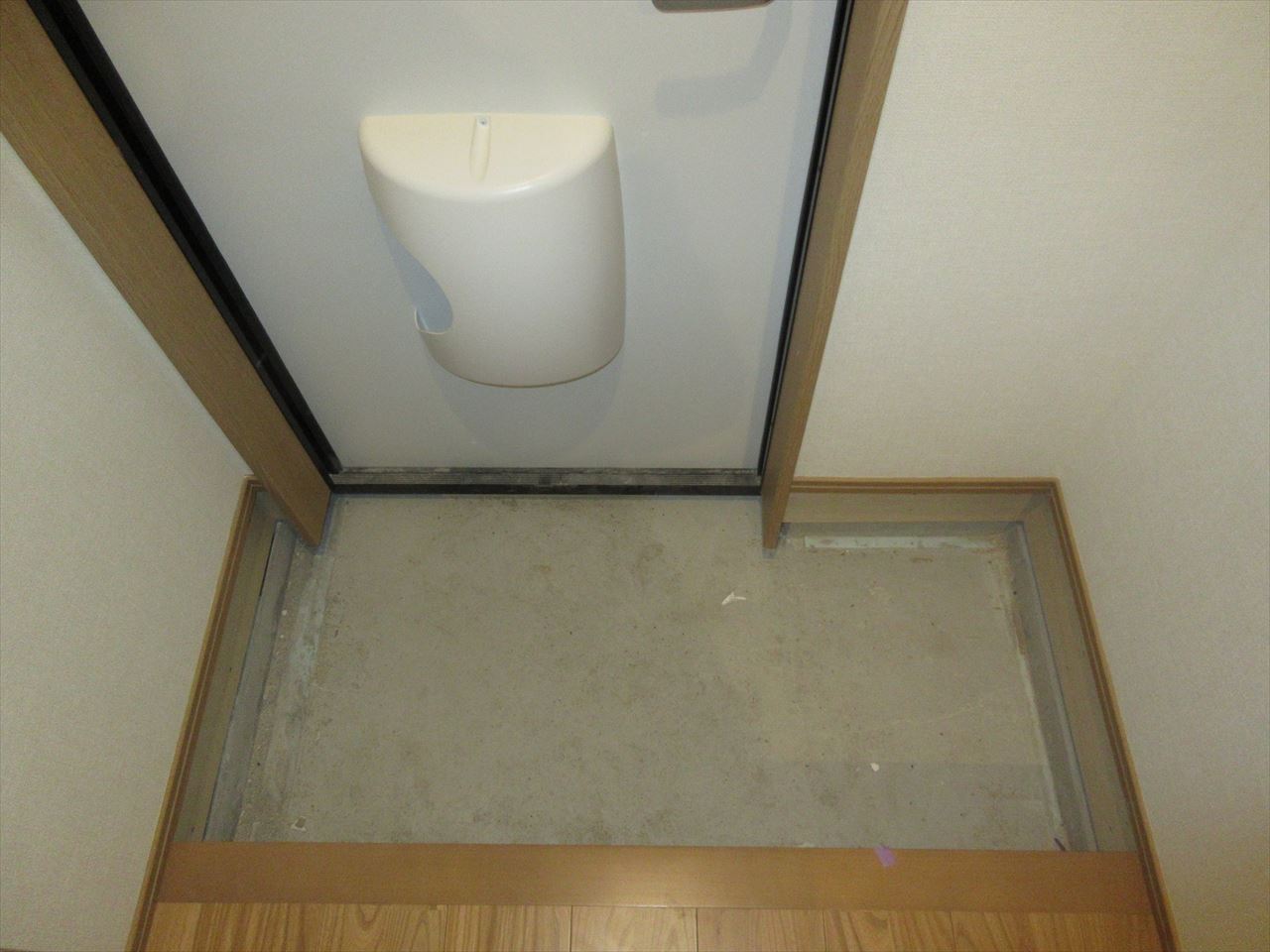 玄関　CHIKUSA-SIX(チクサシックス）