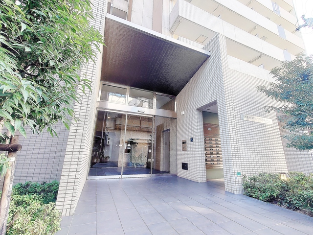 エントランス　オートロック・宅配ＢＯＸ完備