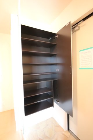 収納　シューズボックス