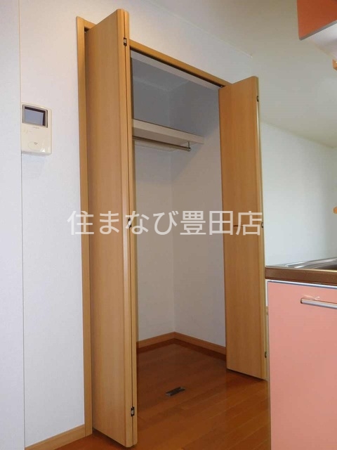 収納　同型別部屋写真（反転）