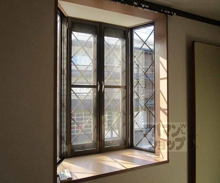 その他部屋・スペース　出窓