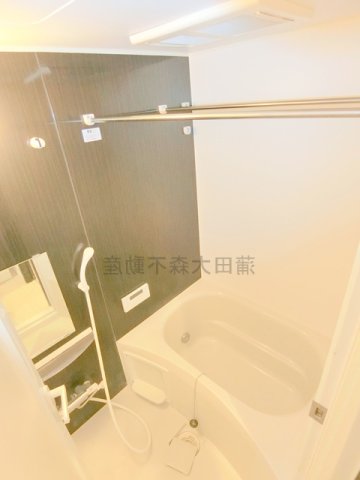 バス・シャワールーム　追焚と浴室乾燥機付きのバスルーム　お風呂