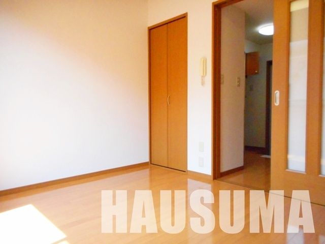 居室・リビング　室内