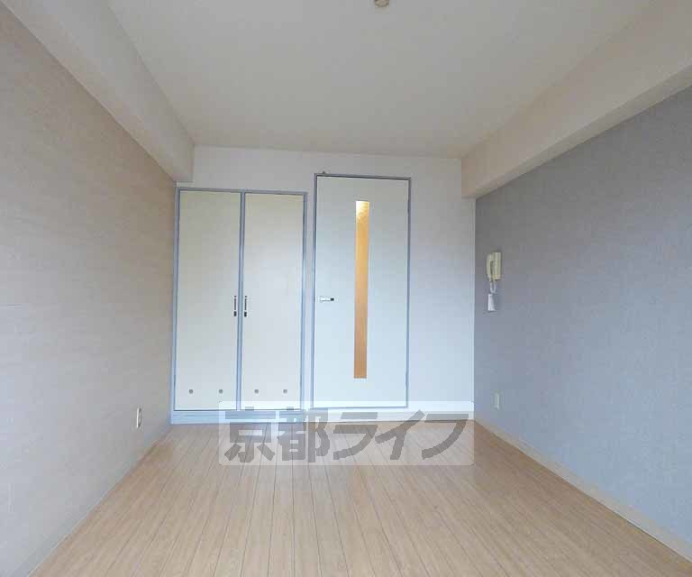 居室・リビング　広々とした部屋です。