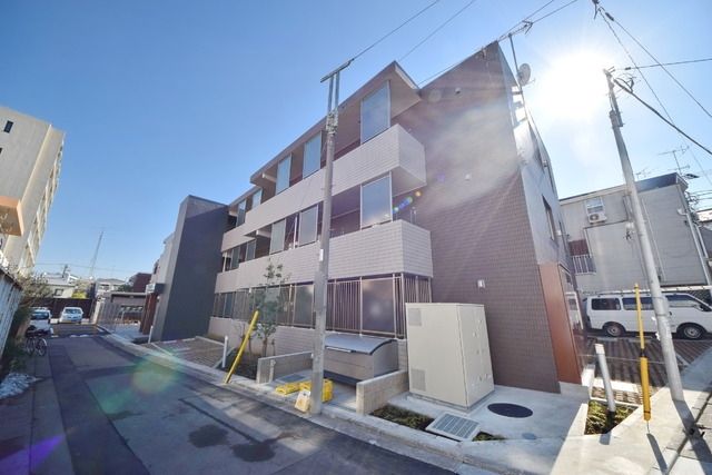 建物外観　★2016年1月築・オートロック付きのマンションです★