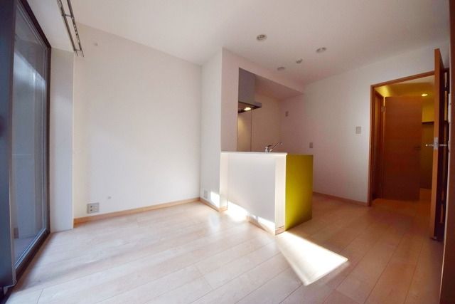 居室・リビング　★光の差し込むDKです★