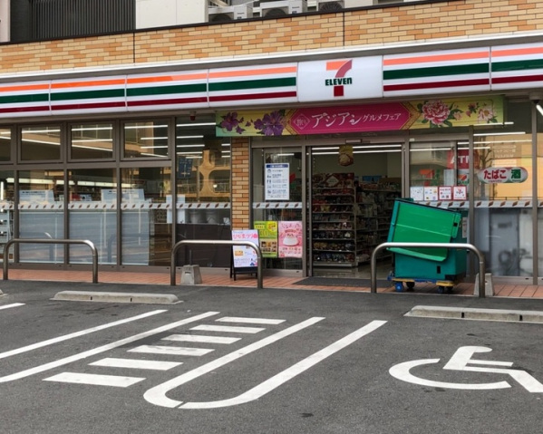 コンビニ　セブンイレブン吹田江坂町1丁目店（コンビニ）まで103m