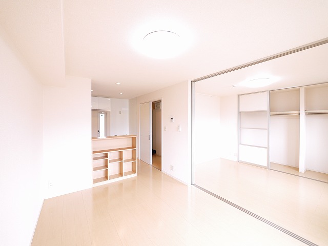 居室・リビング　圧迫感を感じにくいお部屋ですね。