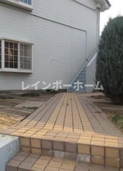 エントランス　清潔なエントランスです