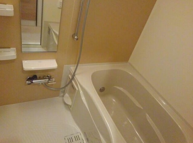 バス・シャワールーム　追焚機能と浴室乾燥機付