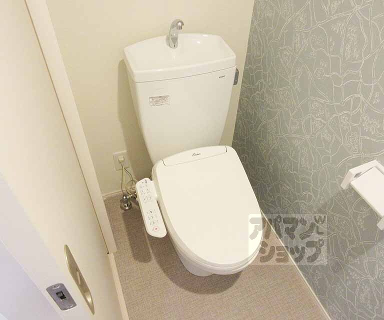 トイレ　・嬉しいウォシュレット付き・