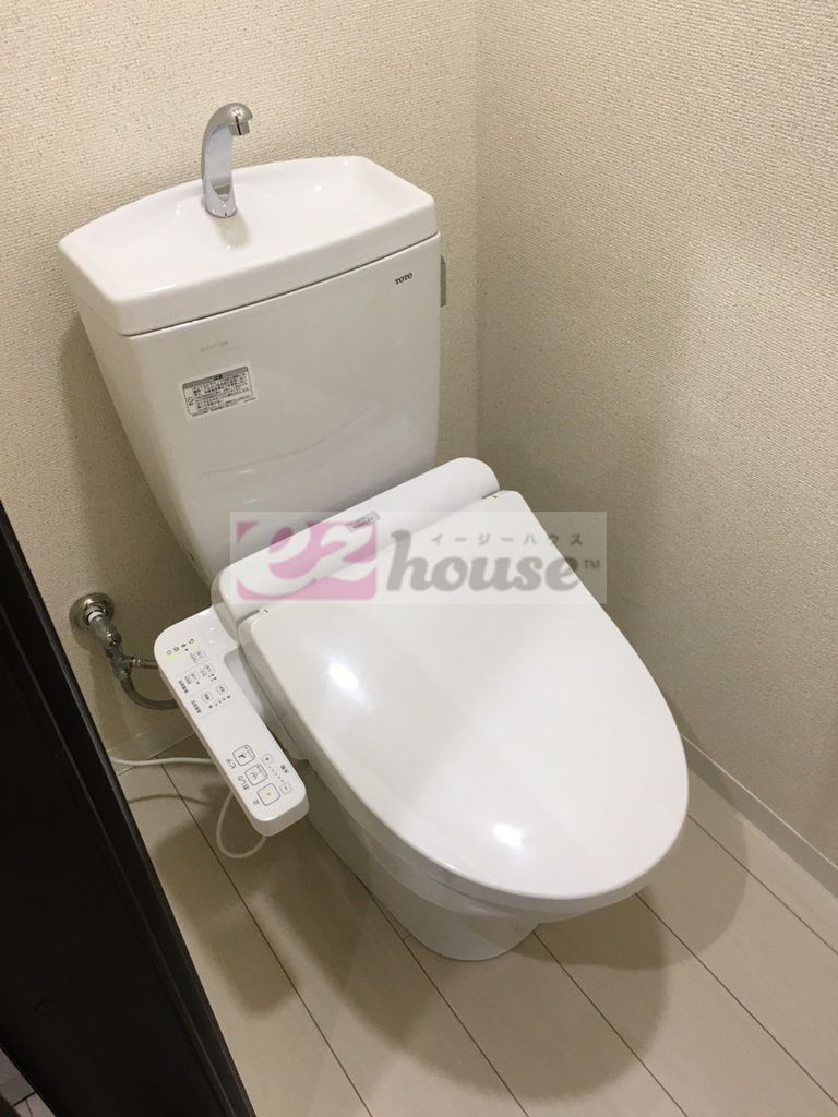 トイレ　別部屋の参考写真です