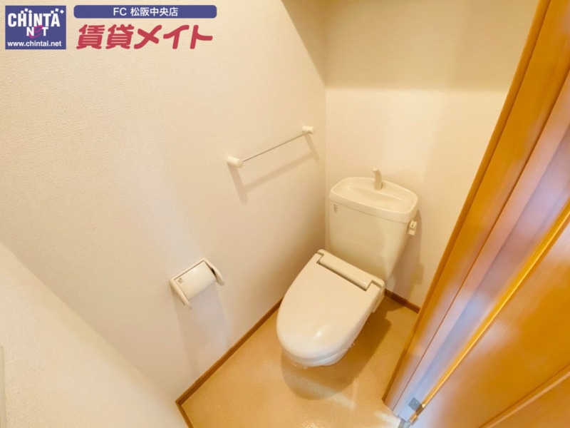 トイレ　同型参考写真