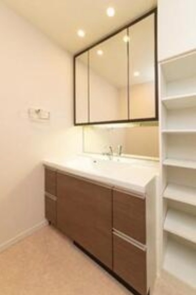 洗面設備　※別部屋の参考写真です。
