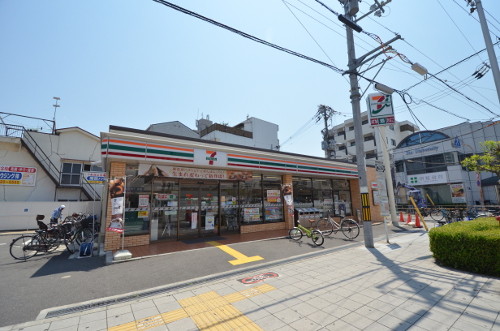 コンビニ　セブン&イレブン阪急下新庄駅前店，（コンビニ）まで400m