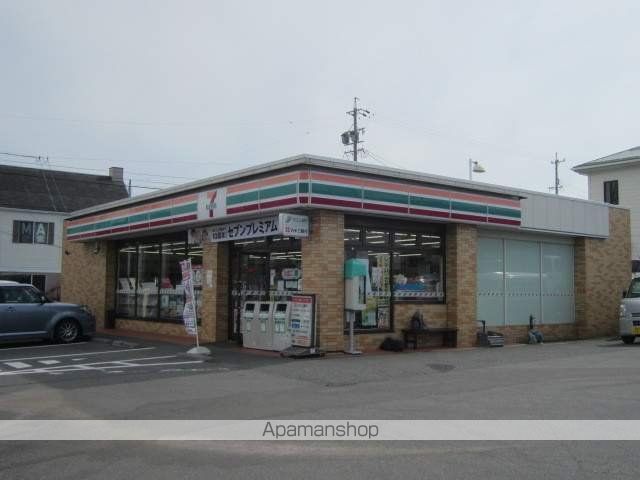 コンビニ　セブンイレブン（コンビニ）まで1049m