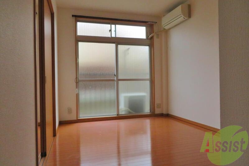 居室・リビング　とても広いお部屋でのびのびできますね。