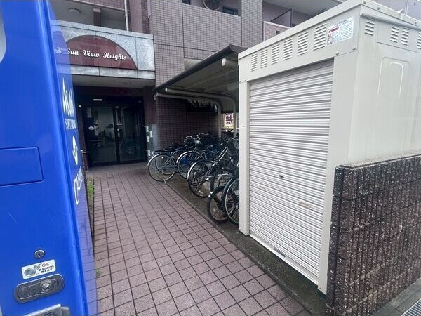 エントランス　名古屋で一番初期費用の安い賃貸専門の不動産会社です(^^)