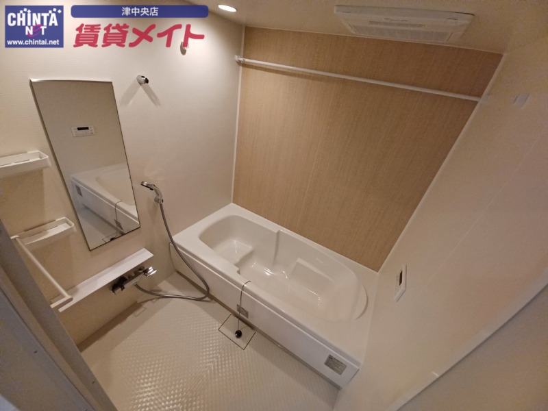 バス・シャワールーム　反転タイプ参考写真