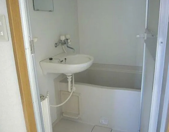 バス・シャワールーム　別部屋の画像を使用しております。