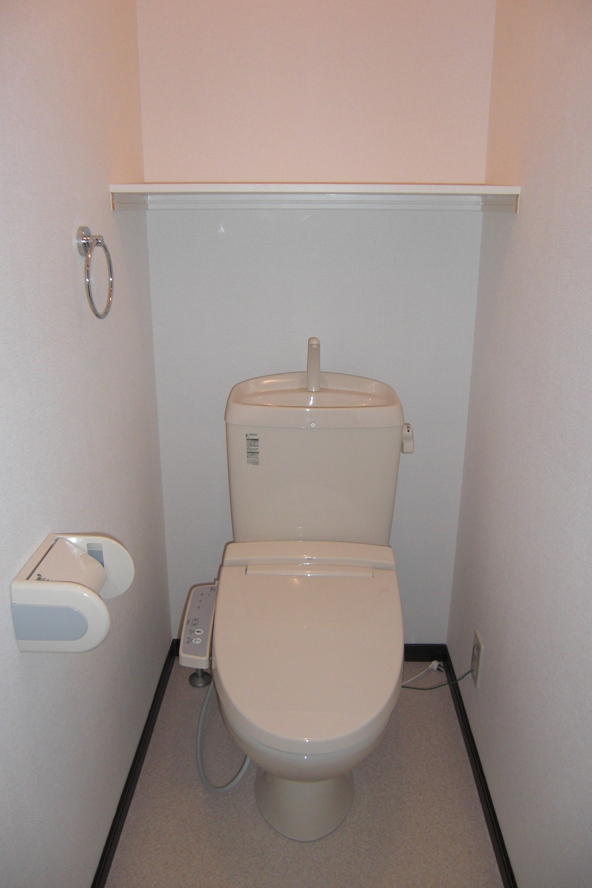 トイレ　ウォシュレットトイレ付き！