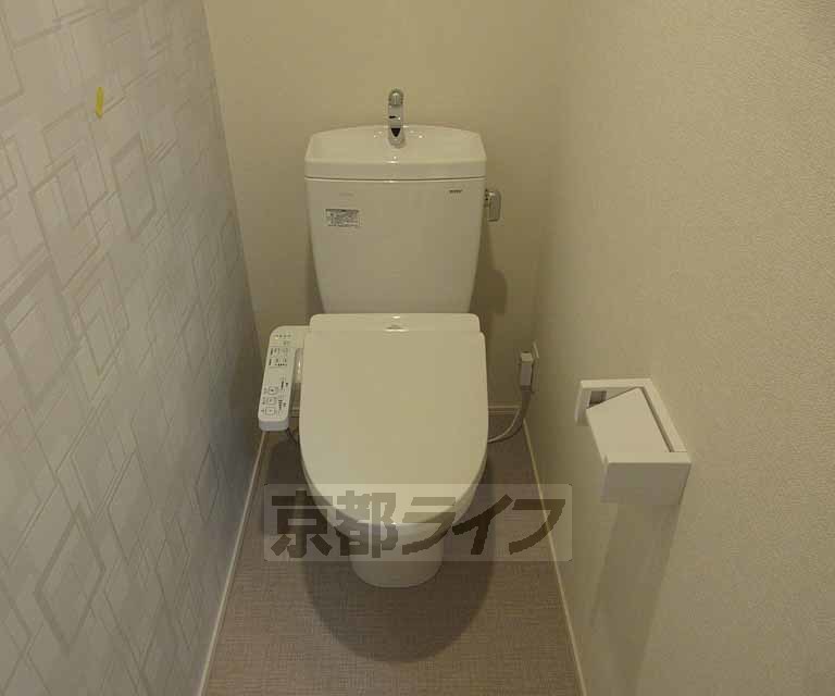 トイレ　ウォシュレット付いています