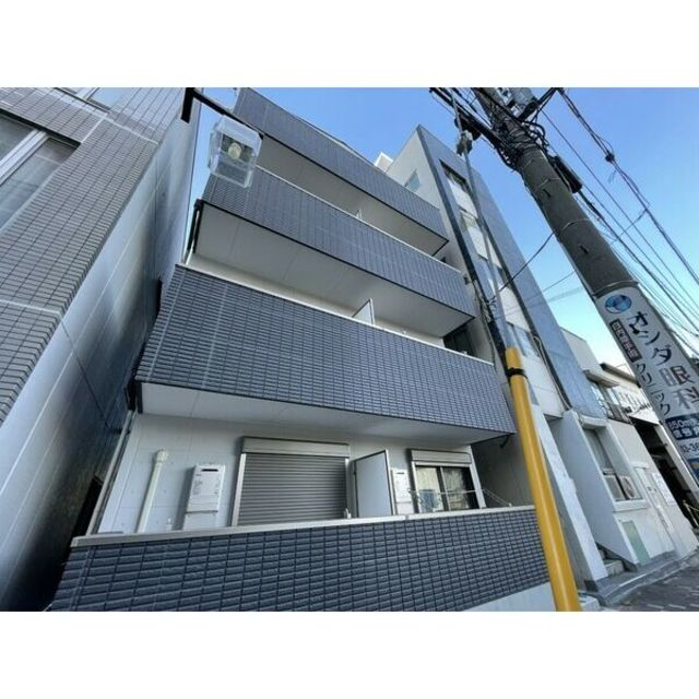 建物外観　４階建ての賃貸マンション
