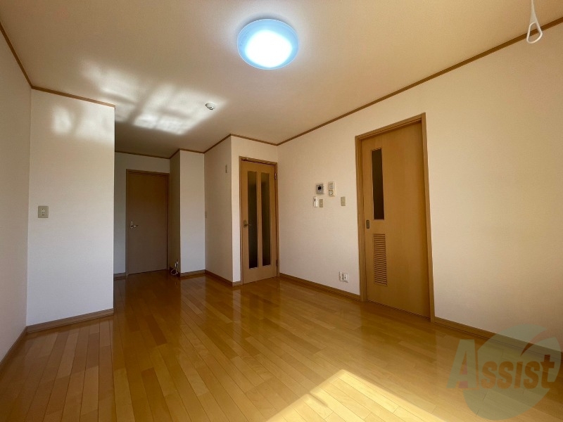 居室・リビング　明るいお部屋は気持ちよく過ごせそうですね。