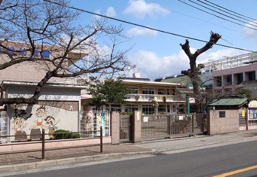 幼稚園・保育園　小松保育園【認定こども園】（幼稚園・保育園）まで408m