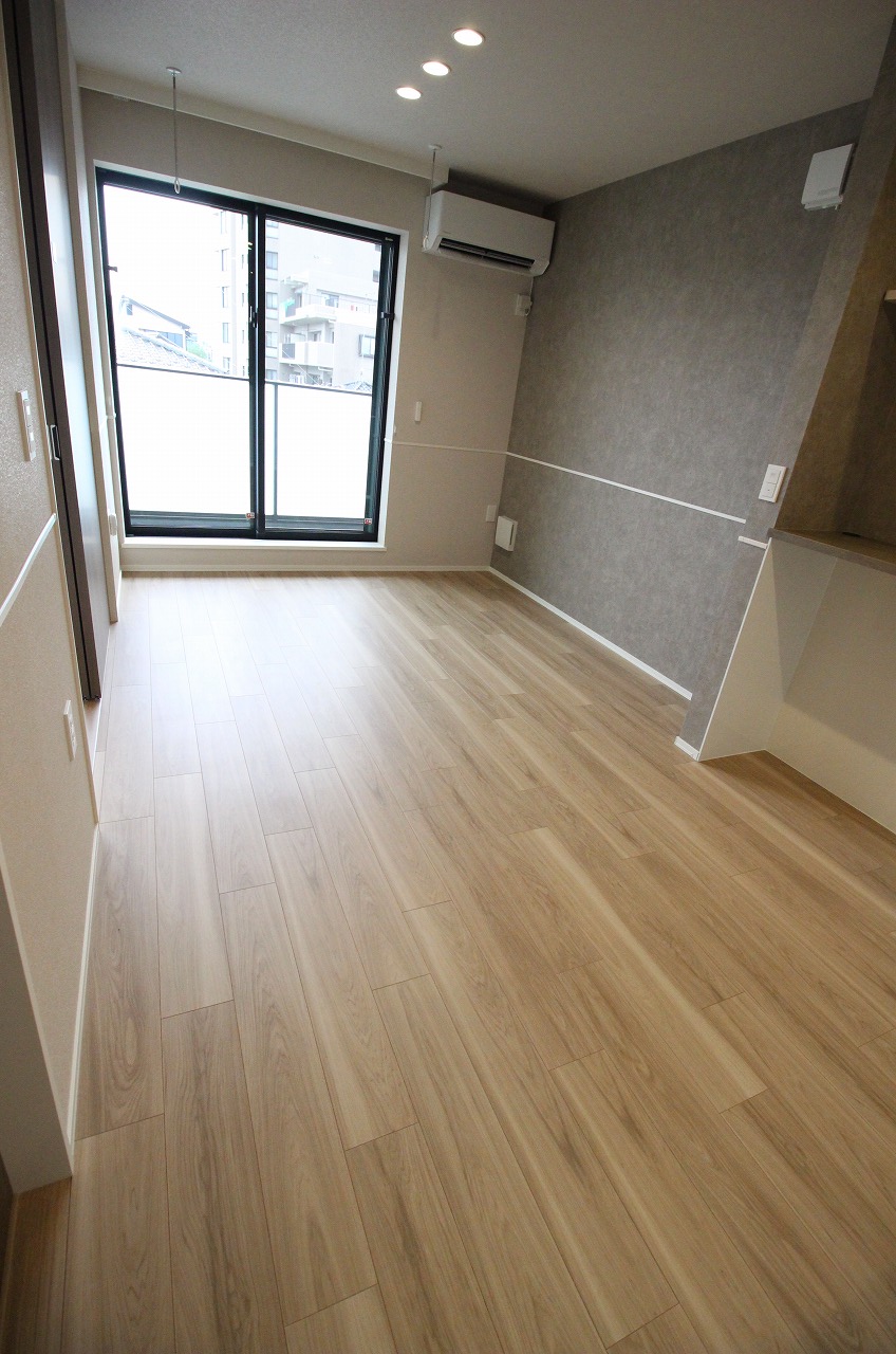 居室・リビング　同タイプの別の部屋の写真です