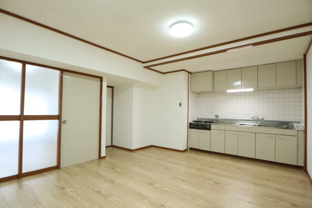 日興橿原スカイマンションの居間写真