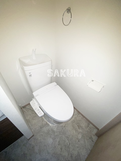 トイレ　落ち着いた色調のトイレです♪