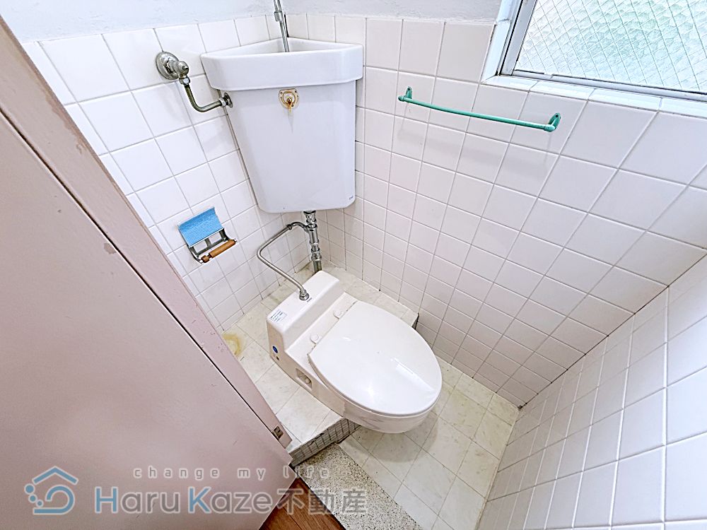 地下鉄桜通線 桜本町駅 徒歩8分 5階建 築56年のトイレ写真